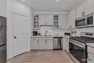 1974 Flametree Ave in New Braunfels, TX - Building Photo - Building Photo