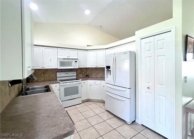 1125 NW 12th Ln in Cape Coral, FL - Building Photo - Building Photo