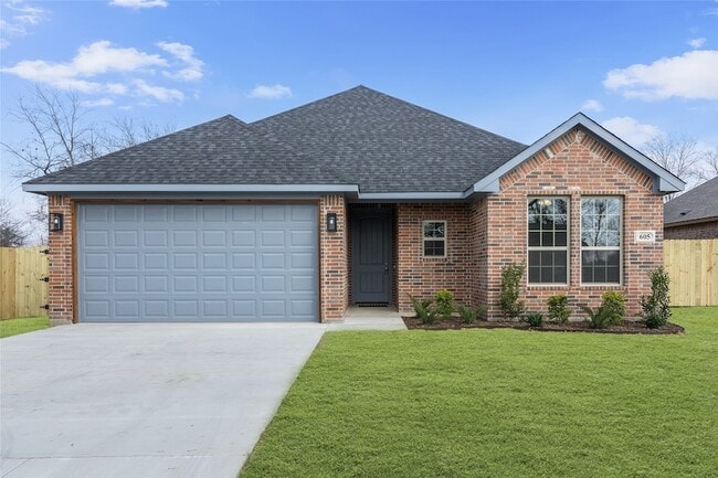 property at 605 S Oran Ave