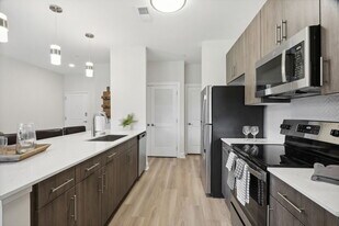 Heritage Court in Ewing, NJ - Building Photo