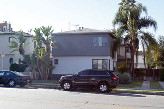 4437-4439 Hazeltine Ave in Sherman Oaks, CA - Building Photo - Building Photo