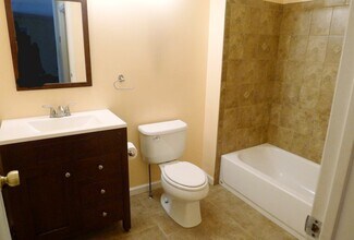 2212 Old Stone Mill Dr in East Windsor, NJ - Building Photo - Building Photo