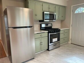 7212 65th Ave N in Minneapolis, MN - Building Photo - Building Photo