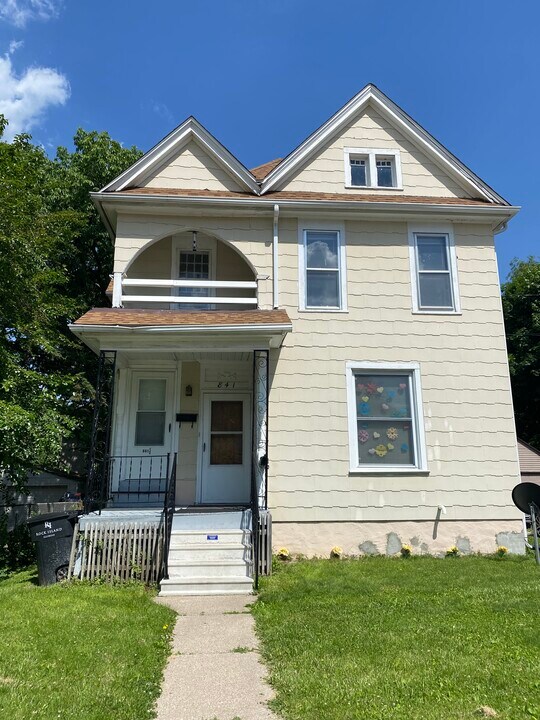 841 44th St, Unit Upper Photo