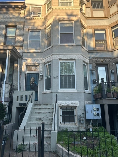 1613 1st St NW, Unit B in Washington, DC - Foto de edificio - Building Photo