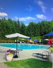 620 Creekside Ln in Fishkill, NY - Building Photo - Building Photo