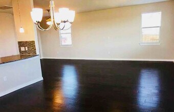 400 Eagle Brook Ln in Buda, TX - Building Photo - Building Photo