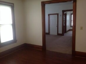 213 E Mill St, Unit Apartment A in Owatonna, MN - Building Photo - Building Photo