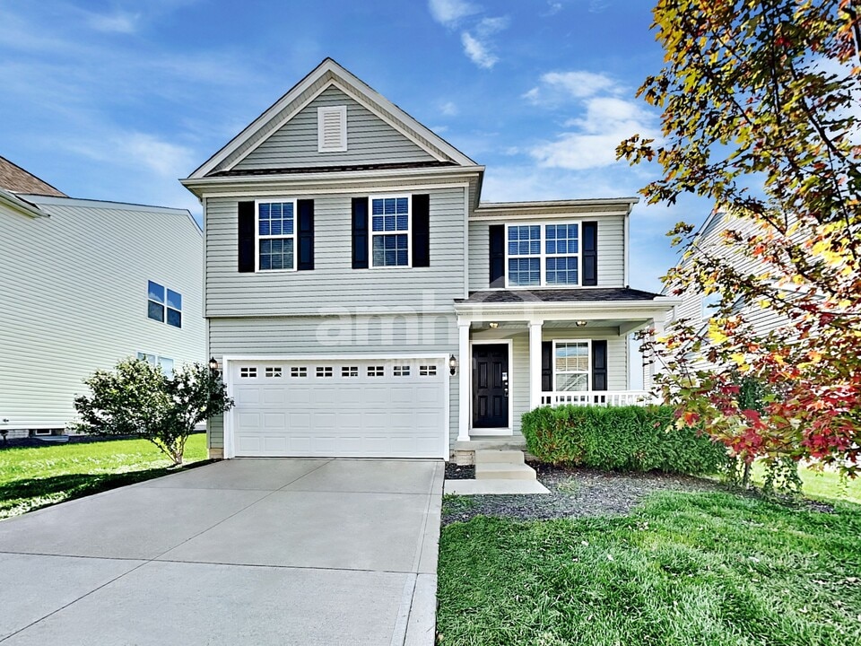 109 Sandburg Dr in Lithopolis, OH - Foto de edificio