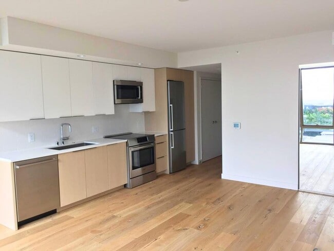 property at 1001 Queen St