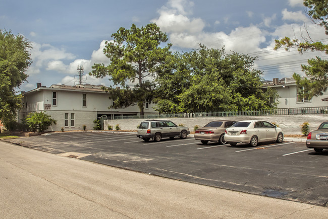 Willow Gardens Apartments in Houston, TX - Building Photo - Building Photo