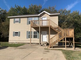 773 Hilltop Dr in Claremore, OK - Building Photo