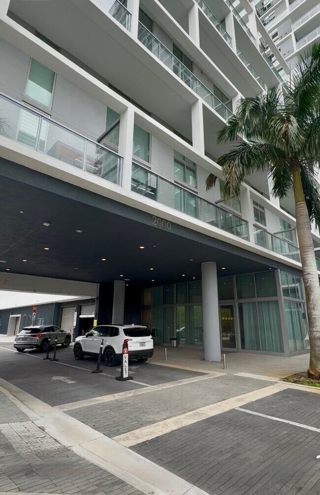 2000 Metropica Way, Unit 1902 in Sunrise, FL - Building Photo - Building Photo