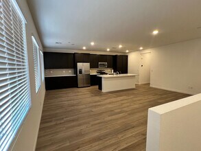 1072 Gabriela Rdg Ln in Henderson, NV - Building Photo - Building Photo