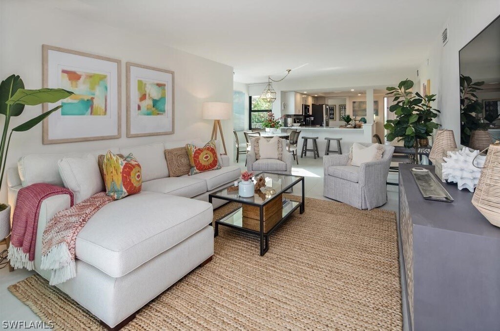 10562 Gulf Shore Dr in Naples, FL - Foto de edificio