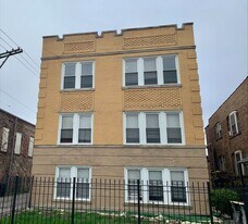 5215 W Potomac Ave in Chicago, IL - Building Photo