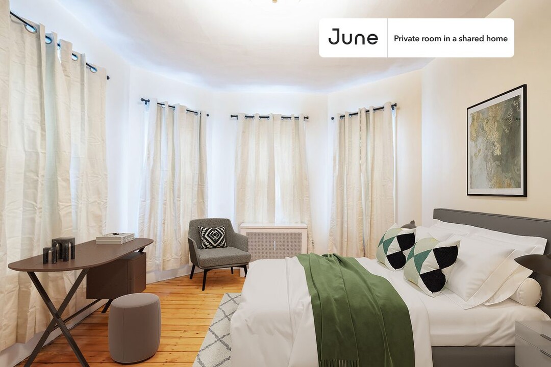 Private bedroom in 4 bed/1.5 bath Home in Boston, MA - Building Photo