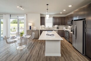 Tradehouse Bulverde Marketplace