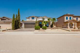 3733 Tierra Campa Dr in El Paso, TX - Building Photo - Building Photo