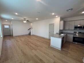 7525 Briarwood Pass in San Antonio, TX - Building Photo - Building Photo