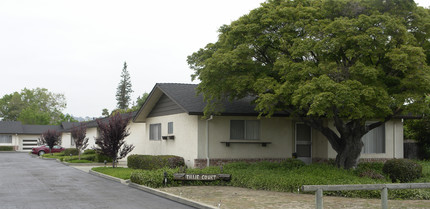 798 Blossom Way in Hayward, CA - Foto de edificio - Building Photo