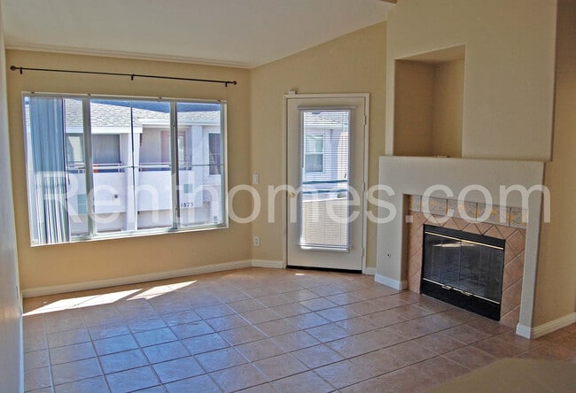 11867 Spruce Run Dr in San Diego, CA - Building Photo - Building Photo