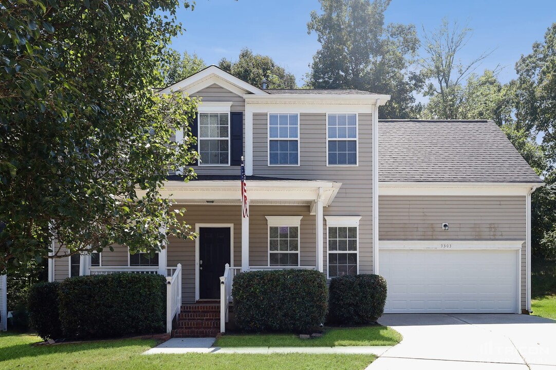 9303 Golden Pond Dr in Charlotte, NC - Foto de edificio