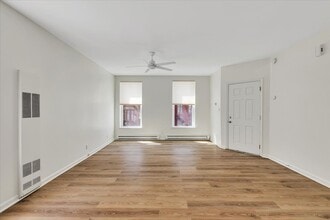 149 Jay St, Unit 1 in Albany, NY - Foto de edificio - Building Photo