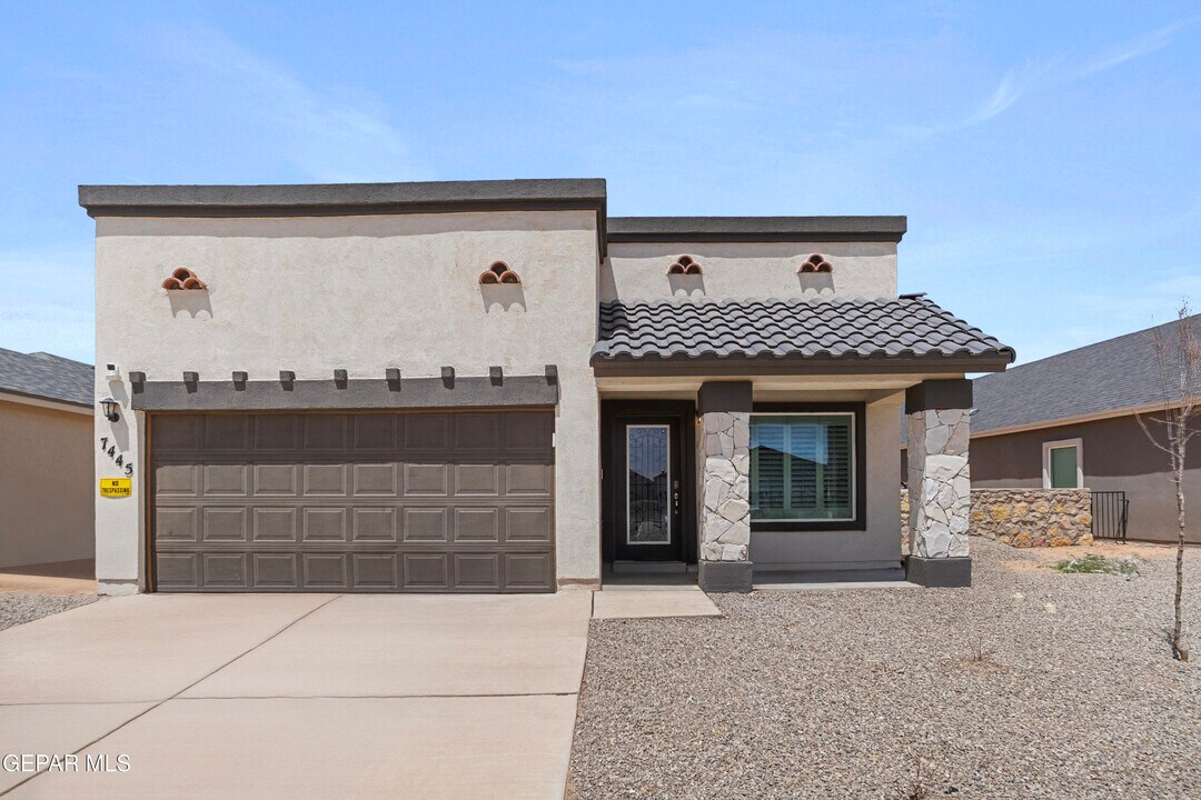7445 Norte Mesa Ln in El Paso, TX - Building Photo