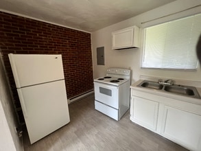 1416 Moorman Ave NW in Roanoke, VA - Foto de edificio - Building Photo