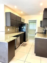 1723 NE 182nd St in North Miami Beach, FL - Building Photo - Building Photo