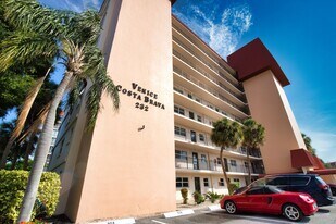 232 St Augustine Ave in Venice, FL - Building Photo