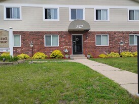 Grand Avenue Apartments in Beloit, WI - Building Photo