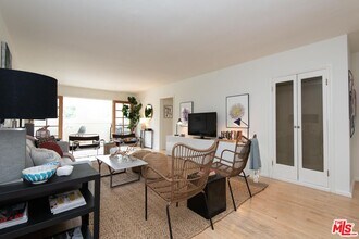 11670 Sunset Blvd in Los Angeles, CA - Building Photo - Building Photo