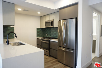 2140 Butler Ave in Los Angeles, CA - Building Photo - Building Photo