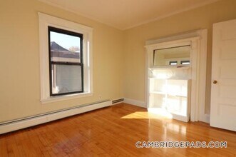 9 Upland Rd, Unit 4 in Cambridge, MA - Foto de edificio - Building Photo