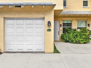 812 SE 4th Ct in Deerfield Beach, FL - Building Photo - Building Photo