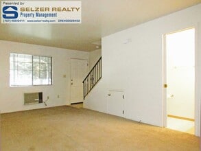 880 S Orchard Ave in Ukiah, CA - Building Photo - Building Photo