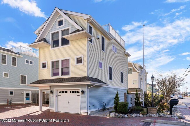 property at 369 W 8th St