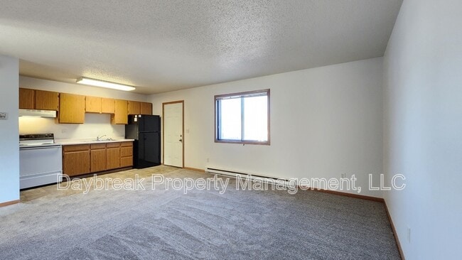 1315 34th St Cir S in Moorhead, MN - Building Photo - Building Photo