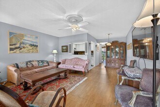 386 Sheffield P in West Palm Beach, FL - Foto de edificio - Building Photo