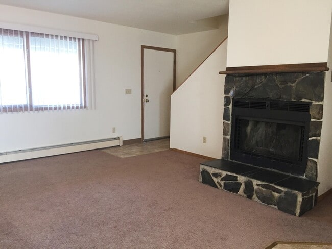 property at 1400 Carolyn Cir