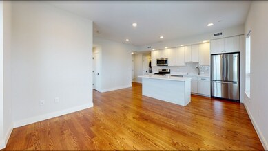 1 Everett St, Unit 501 in Boston, MA - Building Photo - Building Photo