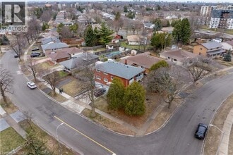 35 Shaftsbury Dr in Kitchener, ON - Building Photo - Building Photo