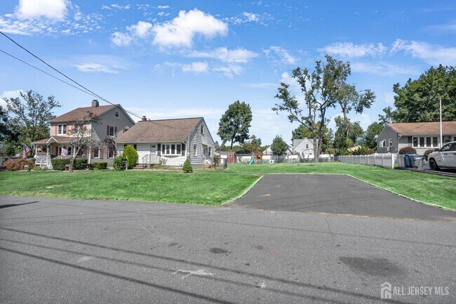 253 Fairmount Ave in South Plainfield, NJ - Building Photo - Building Photo