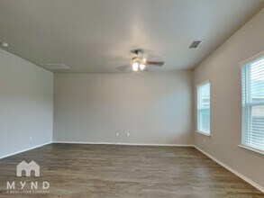 4019 Turning Pine Edge in Converse, TX - Building Photo - Building Photo