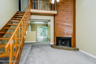 2808 Six Mile Ln in Louisville, KY - Building Photo - Building Photo