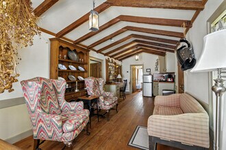 11826 Colonial Trail W in Spring Grove, VA - Building Photo - Building Photo