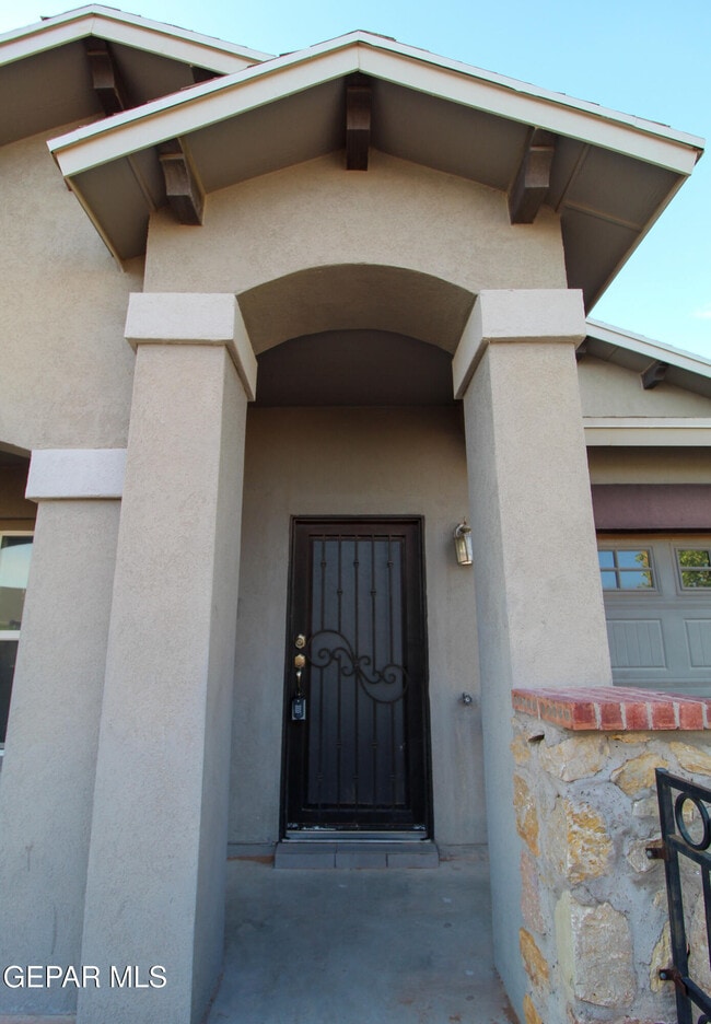 12741 Tre Maximiliano Ave in El Paso, TX - Building Photo - Building Photo