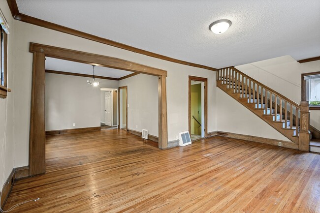 1027 17th Ave SE in Minneapolis, MN - Building Photo - Building Photo